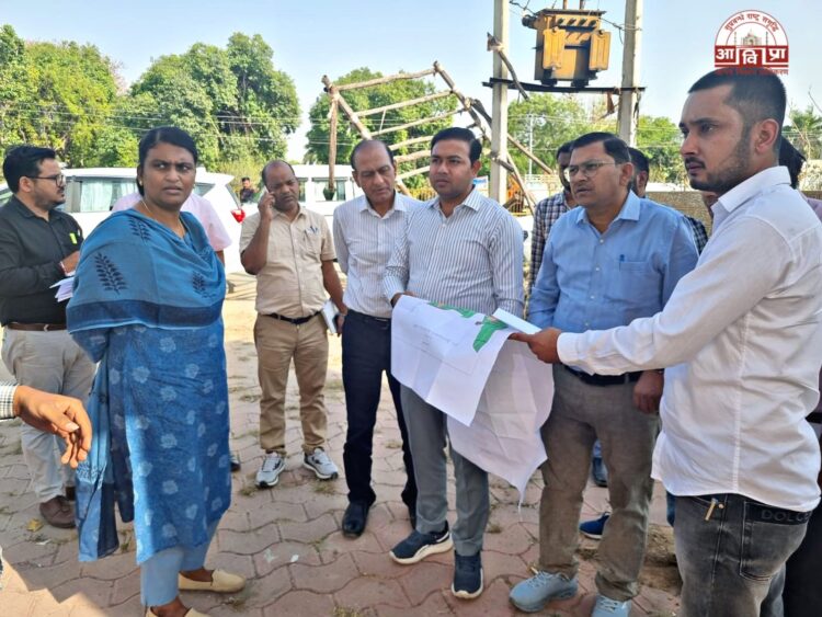 प्राधिकरण की उपाध्यक्ष ने प्रस्तावित नवीन टाउनशिप ‘अटलपुरम’ का किया निरीक्षण