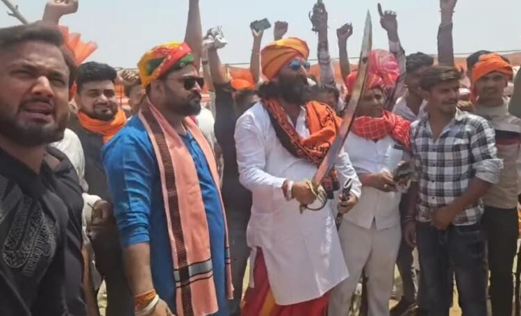 शेर सिंह राणा पहुंचे कार्यक्रम स्थल, उत्तर प्रदेश के अलावा कई राज्यों से लोग आ रहे