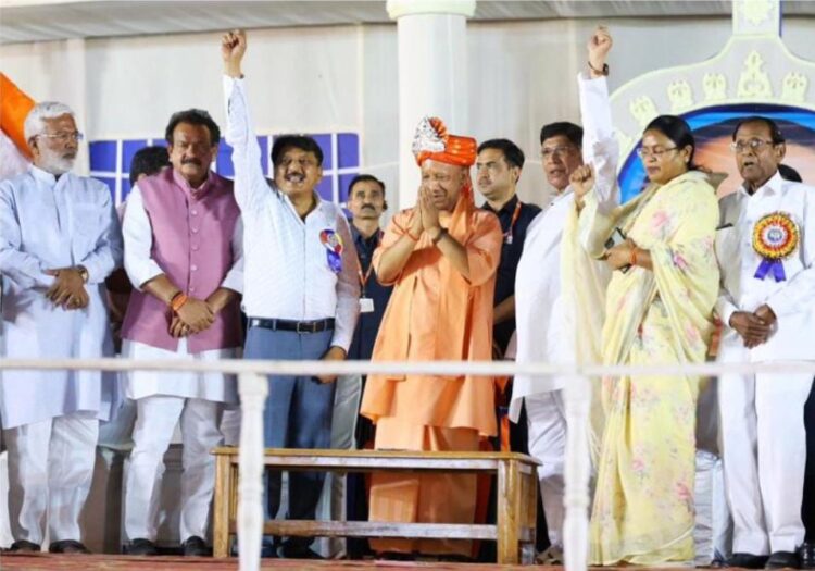 भारत बाबा साहब के संविधान से चलेगा बोले मुख्यमंत्री