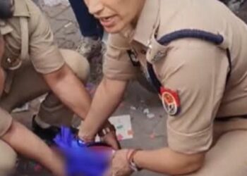 बेहोश युवक को फर्स्ट ऐड देकर एसीपी ने बचाई जान