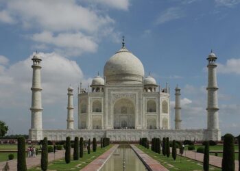 अमेरिकी उप राष्ट्रपति 23 अप्रैल को ताजमहल का दीदार करने आ रहे, सुरक्षा एजेंसी अलर्ट