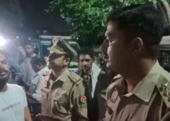 एत्मादपुर के गढ़ी रामी में जुआ खेलने की मना करने पर दलितों ने की हाथापाई, ठाकुरों ने कर दी फायरिंग