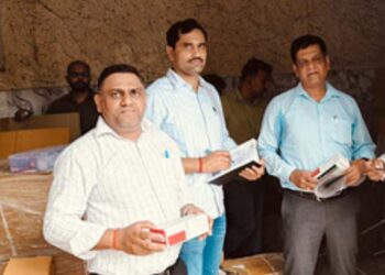 ताजगंज में लाखों रुपये की पकड़ी गईं नारकोटिक दवाएं