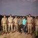 पत्नि और बेटी की हत्या करने वाले से पुलिस की मुठभेड़, हुआ घायल