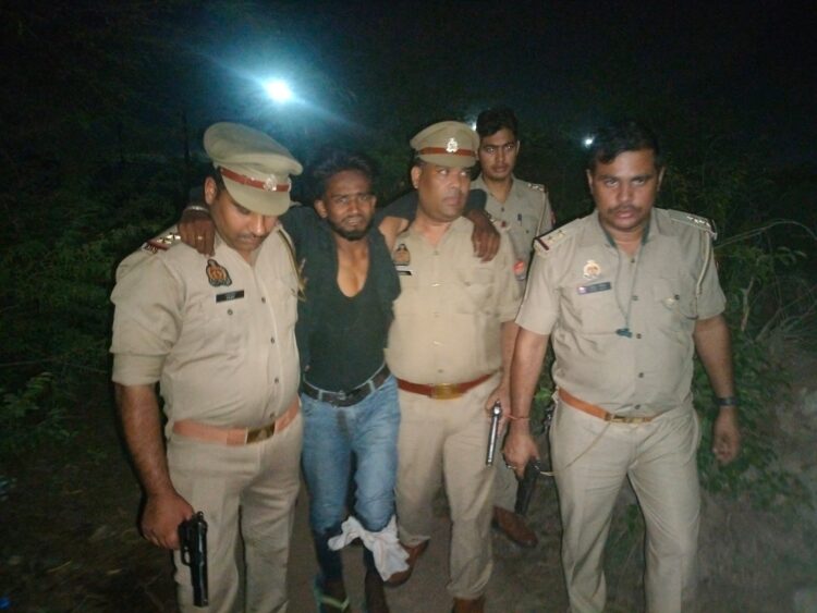 एत्माउद्दौला पुलिस की लुटेरे से मुठभेड़, मोबाइल लूटने में था माहिर