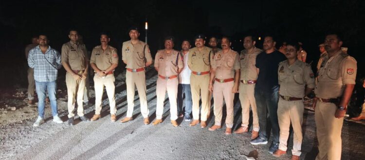टप्पेबाज गैंग से न्यू आगरा पुलिस की मुठभेड़, तीन के पैर में लगी गोली