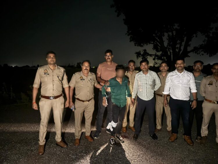 हत्या में वांछित अभियुक्तों से पुलिस की मुठभेड़