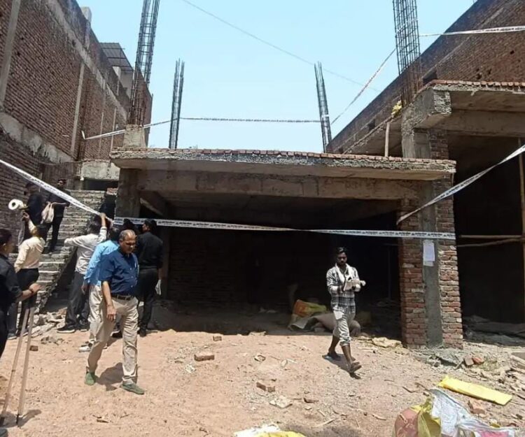 हरीपर्वत वार्ड में अवैध रूप से बन रही बिल्डिंग को प्राधिकरण ने किया सील