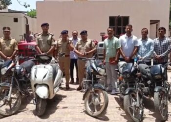 शमसाबाद पुलिस ने अंतर्राज्यीय वाहन चोर गिरोह का किया पर्दाफाश