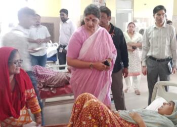 लेडी लायल हॉस्पिटल में पहुंची महिला आयोग की अध्यक्ष को मिली कई अव्यवस्थाएं