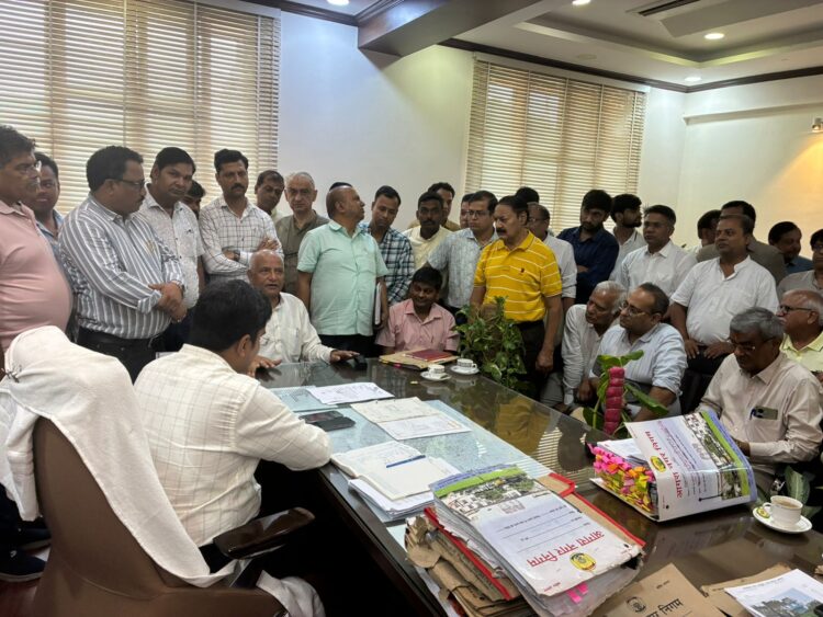 पार्किंग ठेकेदार के गुर्गों द्वारा अधिवक्ता से मारपीट के बाद संजय पैलेस की 36 पार्किंग स्थगित