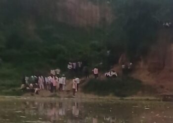 उटंगन नदी में नहाते समय तीन युवक डूबे, एक की मौत