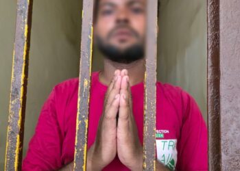 फिलस्तीन का झंडा फहराने वाले युवक को पुलिस ने पकड़ा