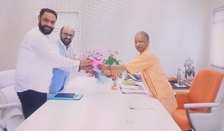 कोठी मीना बाजार में प्रस्तावित शिवाजी स्मारक के लिए मुख्यमंत्री से मिले मंत्री योगेंद्र उपाध्याय