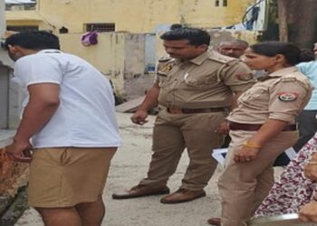 किरावली में मंदिर में तोड़फोड़ कर असामाजिक तत्वों ने किया माहौल बिगाड़ने का प्रयास