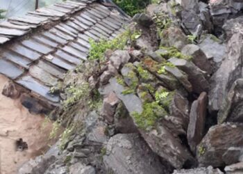 खंदौली में बारिश से मकान ढहने से पांच लोग दब कर घायल