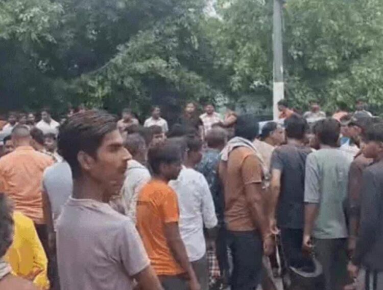अतिक्रमण हटाने को लेकर नगर निगम की टीम और दुकानदारों में मारपीट, चौकी पर हंगामा