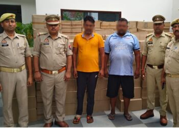 भूसे के ढेर में छिपाकर रखी गई थी करीब 25 लाख रुपए की शराब