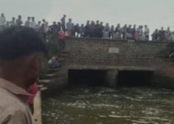 खेरागढ़ में चेक डैम में नहाने गए तीन युवक डूबे, दो की मौत