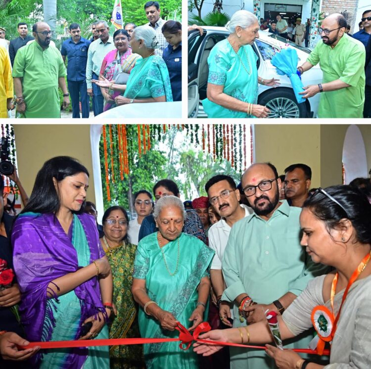 कुलाधिपति ने विश्वविद्यालय के कार्यों और योजनाओं की समीक्षा की