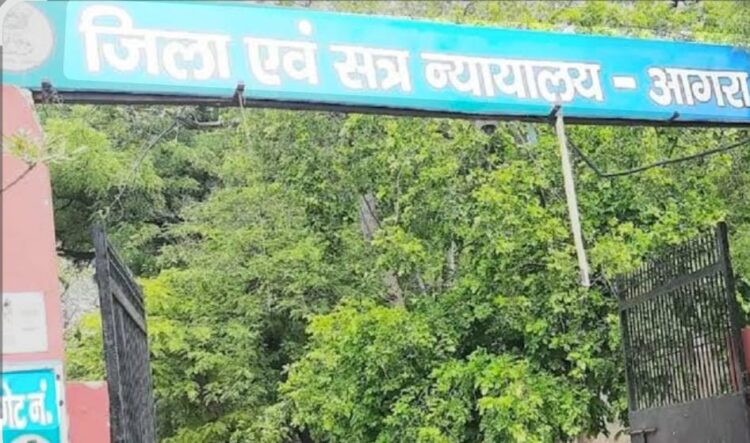 दरोगा की रिपोर्ट पर फंसे आगरा के तीन आईएएस, मची खलबली, दरोगा निलंबित !