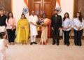 राष्ट्रपति से अपने परिवार के साथ मिले राज्यसभा सांसद नवीन जैन