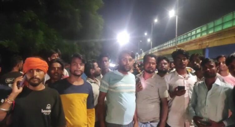 गोमांस का आरोप लगाते हुए हड्डियों से भरे कैंटर पर की तोड़फोड़, चालक को पीटा,  उपद्रव करने वालों पर दर्ज हो रहा मुकदमा