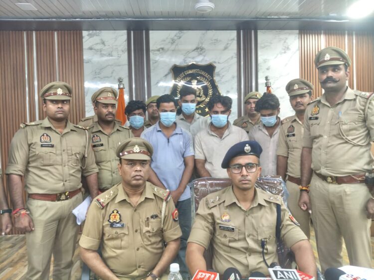 मौका पाकर पार कर देते थे एटीएम फिर निकाल लेते थे रकम