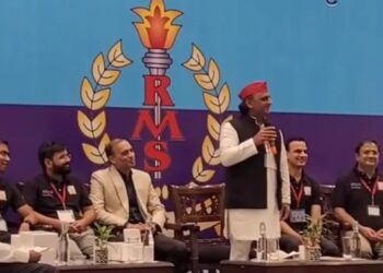 शनिवार रात री-यूनियन पार्टी में पहुंचे पूर्व मुख्यमंत्री अखिलेश यादव