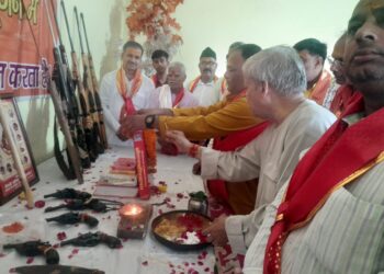 विजयादशमी पर परशुराम विप्र जागृति ट्रस्ट ने किया का शास्त्र एवं शस्त्र पूजन