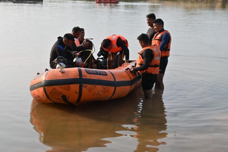 उटंगन नदी में लापता 6 लोगों में से एक युवक का शव और मिला