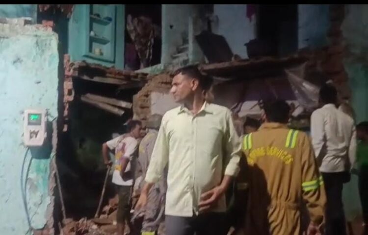 जगदीशपुरा में मकान में सिलेंडर फटा, छह लोग घायल