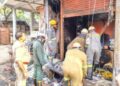 न्यू आगरा पुलिस ने अवैध भंडारण किए 2000 किलो पटाखे जब्त कर बचाया बड़ा हादसा, सुबह उसी दुकान में लगी आग