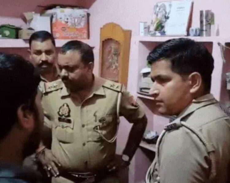 ट्रांस यमुना थाना क्षेत्र में चोर लगातार चोरी करता रहा, पुलिस सोती रही, 6 घरों में घुसा, दो घरों से 60 लाख की चोरी