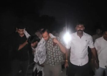रुनकता कस्बे में बुजुर्ग महिला की गला रेतकर हत्या करने बाली आरोपी से पुलिस की हुई मुठभेड़