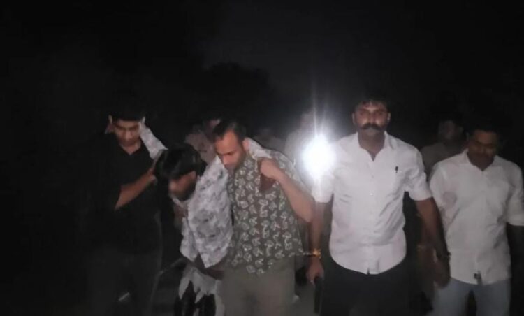 रुनकता कस्बे में बुजुर्ग महिला की गला रेतकर हत्या करने बाली आरोपी से पुलिस की हुई मुठभेड़