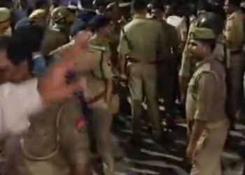 न्यू आगरा के नगला बूढ़ी में कार चालक ने सात लोगों को रौंदा, तीन से चार की मौत