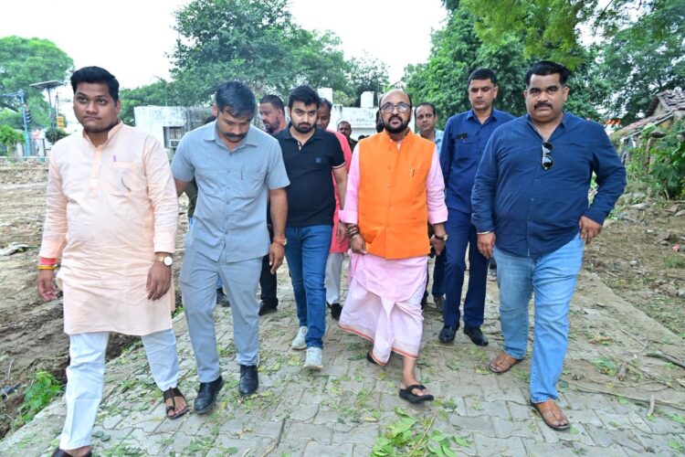 आगरा में बनेगी प्रदेश की तीसरी नक्षत्रशाला, शिक्षा मंत्री योगेंद्र उपाध्याय ने किया स्थल निरीक्षण