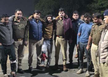 ऑटो चोरी करने वाले बड़े गैंग से एत्माउद्दौला पुलिस की मुठभेड़, दो के पैर में लगी गोली