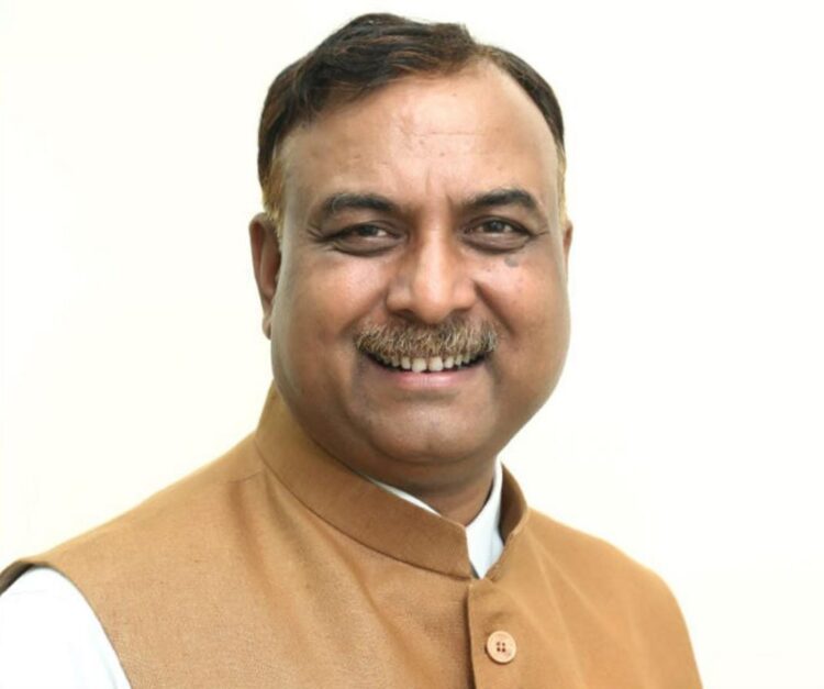 एत्मादपुर चौराहे पर बढ़ते जाम और यातायात अव्यवस्था को लेकर मंत्री गडकरी गंभीर