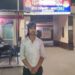 समोसे खाने के बाद पैसे मांगने पर बौखलाए बाइक सवार तीन युवकों ने दुकानदार पर की फायरिंग