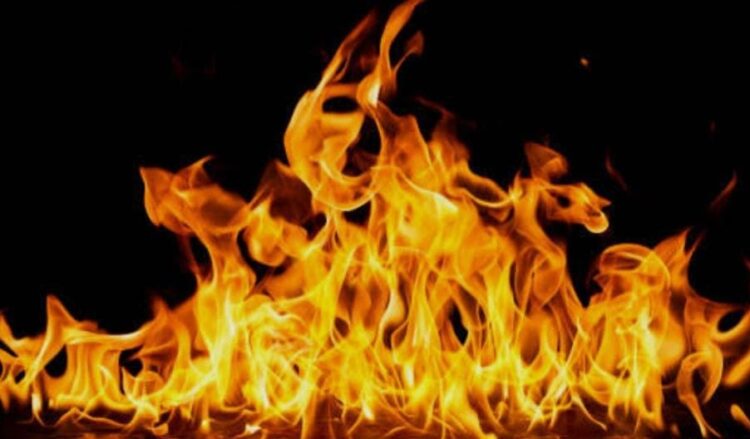 एस्सार होटल में शार्ट सर्किट से लगी आग, एक घंटे प्रयास के बाद आग पर काबू पाया गया