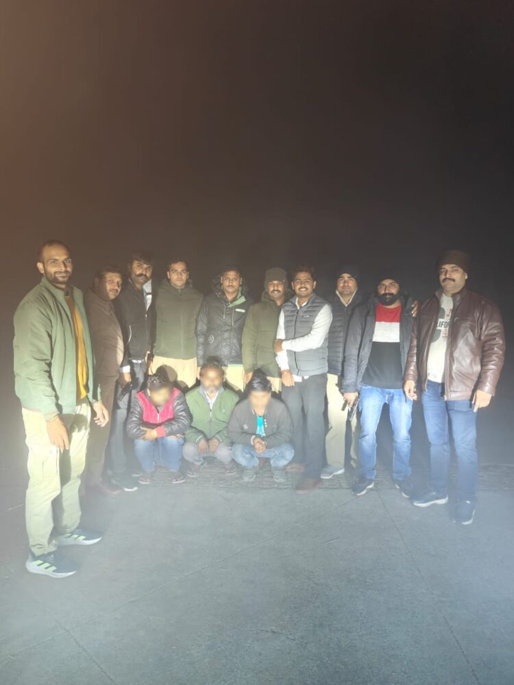 सिकंदरा पुलिस की तांबा चोरों से मुठभेड़, एक के पैर में लगी गोली