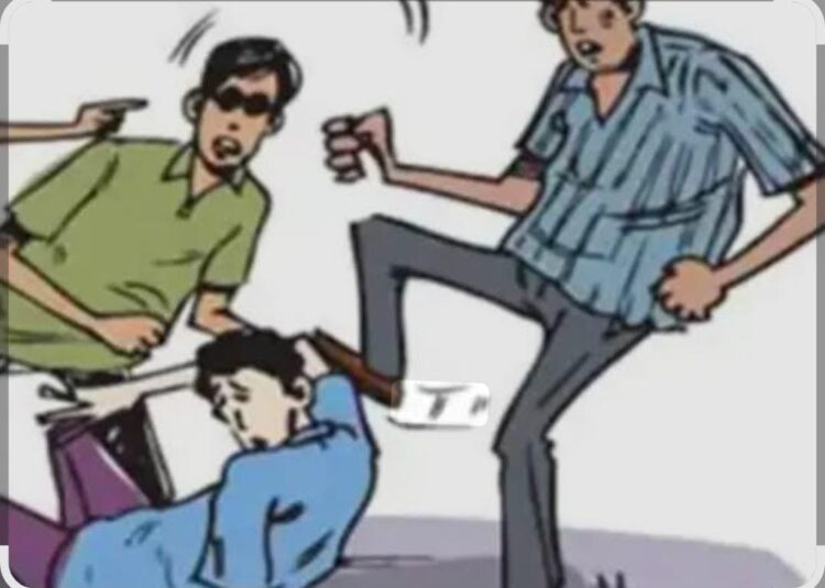 झगड़े में बीच बचाव करने पहुंचे व्यक्ति की पीट पीटकर हत्या