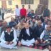 बाह में लेखपाल ने पकड़ा अधिवक्ता का गला, अधिवक्ताओं ने किया हंगामा