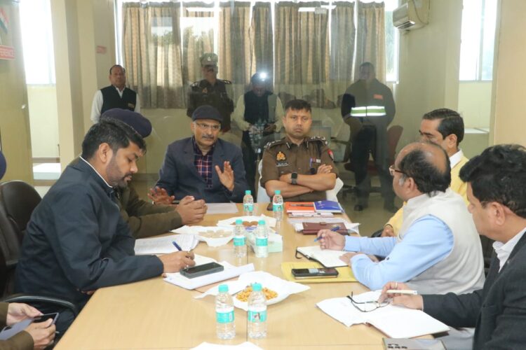 एक्सप्रेस वे पर सड़क दुर्घटनाओं को लेकर मंडलायुक्त गंभीर, रोकने को उठाए कड़े कदम