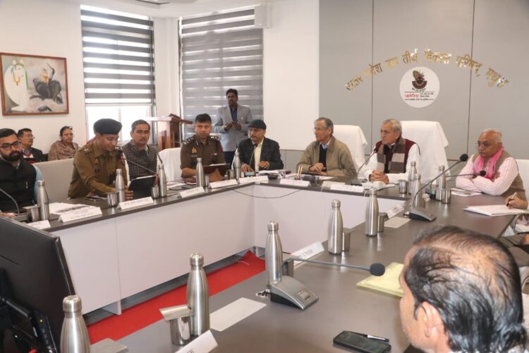 नकली गुलाल बेचने वालों पर सख्त कार्यवाही हो बोले मंडलायुक्त