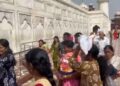 ताजमहल पर मधुमक्खियों ने पर्यटकों पर किया हमला