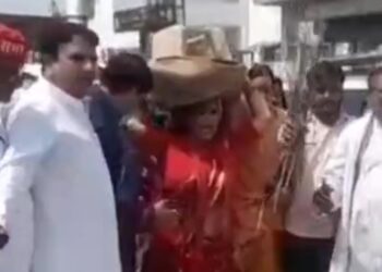 गैस संकट के विरोध में समाजवादी पार्टी ने किया कलेक्ट्रेट में प्रदर्शन