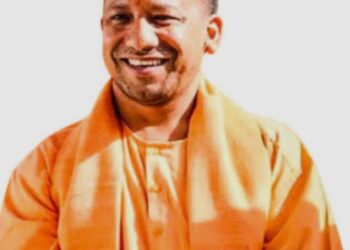 यमुना रिवरफ्रंट पर योगी बोले-पहले नदी में नियमित जल प्रवाह जरूरी, आगरा में कृष्ण थीम पार्क का दिया प्रस्ताव